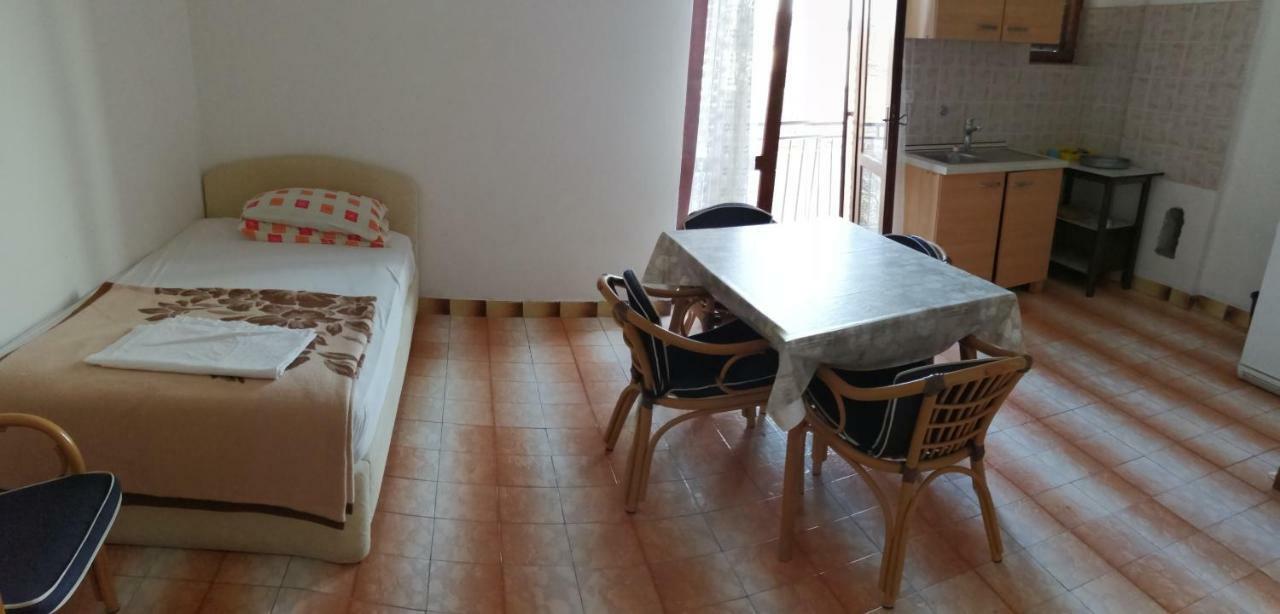 Apartmani Marin 셀리네 외부 사진